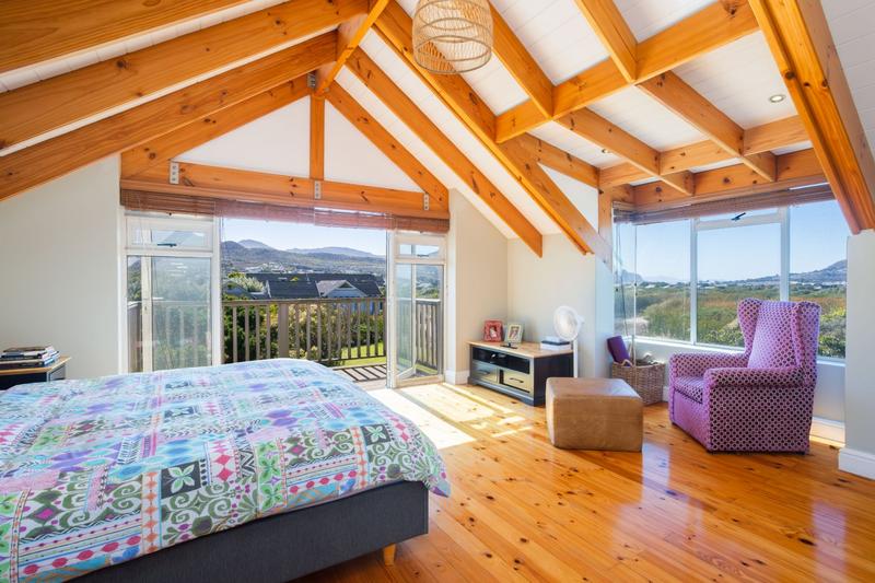 6 Bedroom Property for Sale in Lake Michelle Western Cape